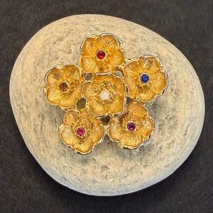 Florenza-Style Vintage Gold Floral Brooch with Gem Accents